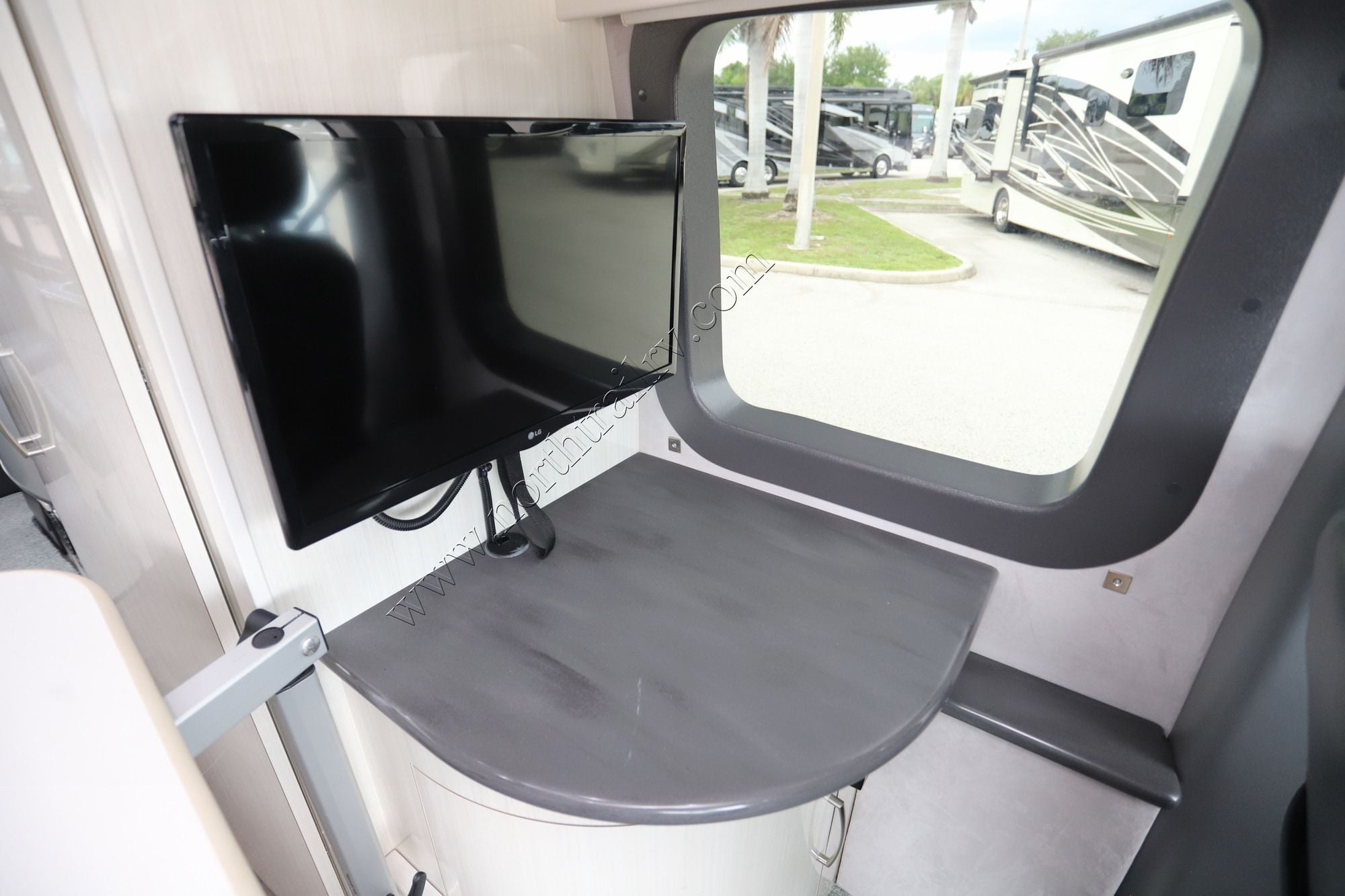 Used 2019 Pleasure-Way Plateau PLATEAU FL Class B  For Sale