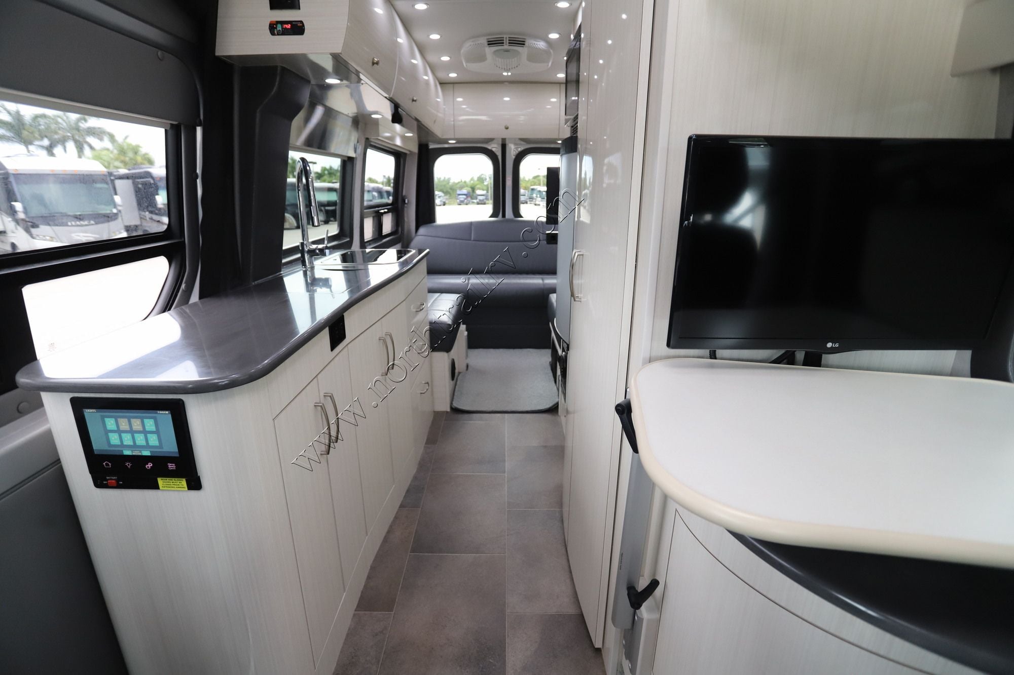 Used 2019 Pleasure-Way Plateau PLATEAU FL Class B  For Sale