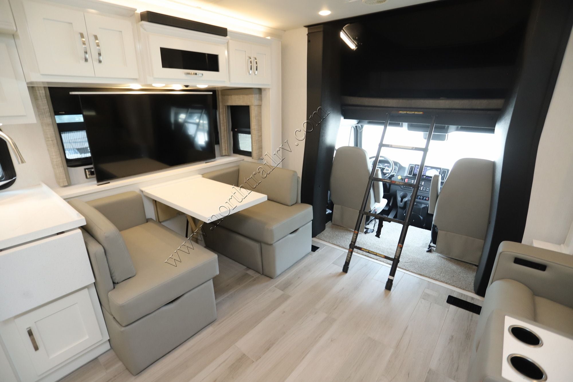 New 2027 Newmar Super Star 3731 Super C  For Sale