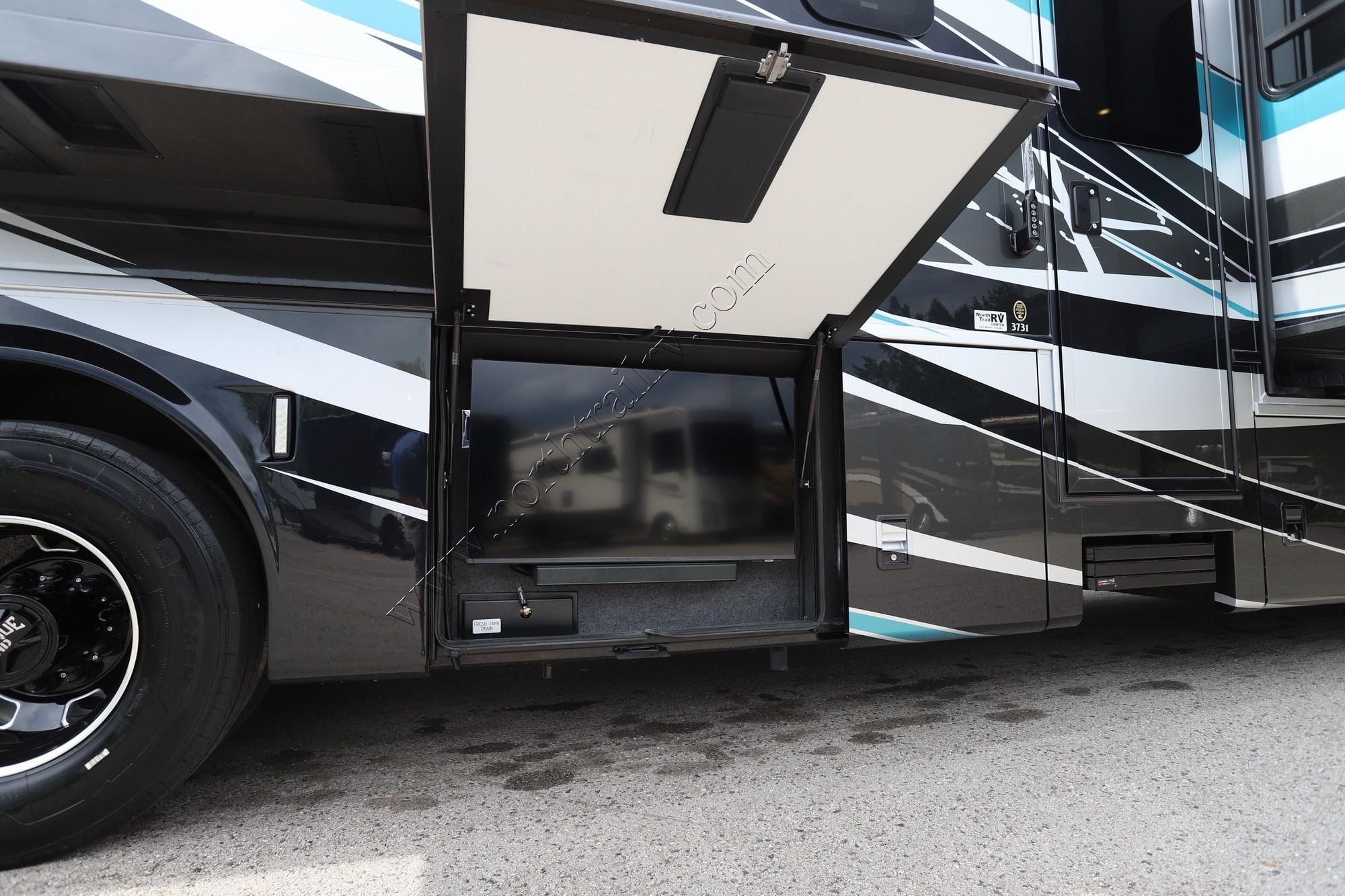 New 2027 Newmar Super Star 3731 Super C  For Sale