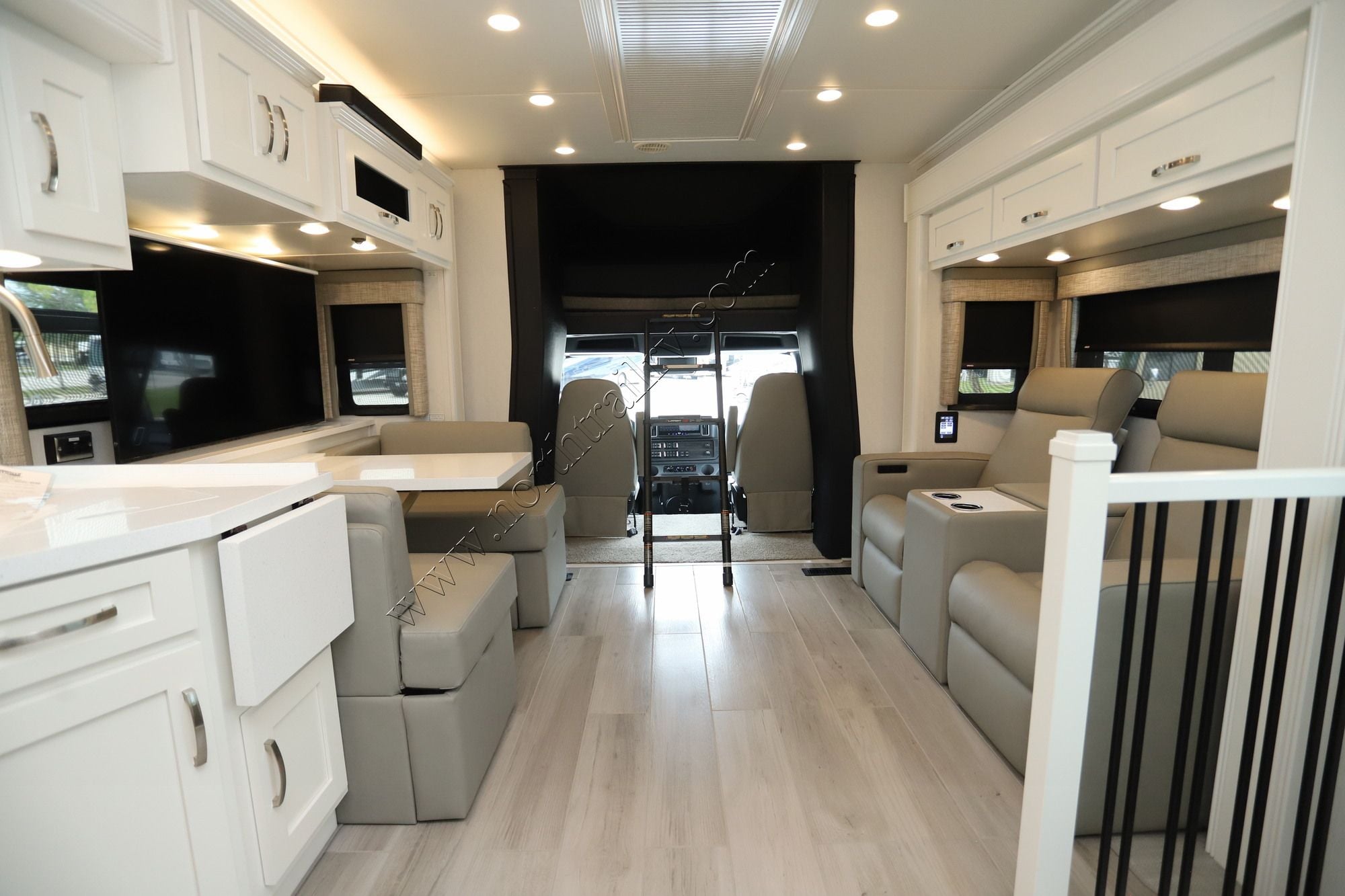 New 2027 Newmar Super Star 3731 Super C  For Sale