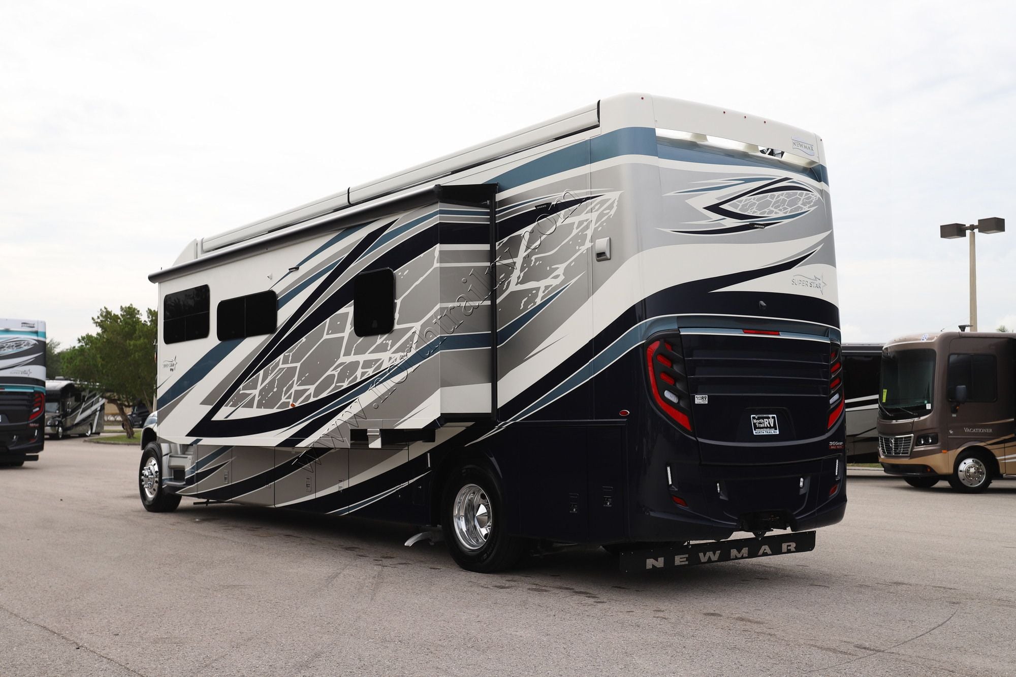New 2027 Newmar Super Star 3731 Super C  For Sale