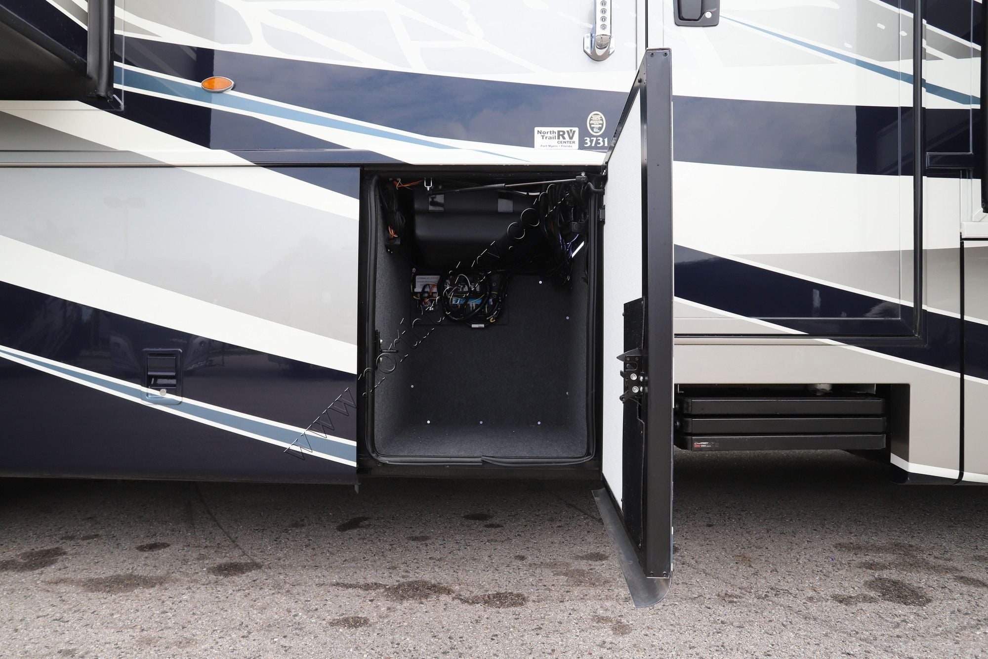 New 2027 Newmar Super Star 3731 Super C  For Sale