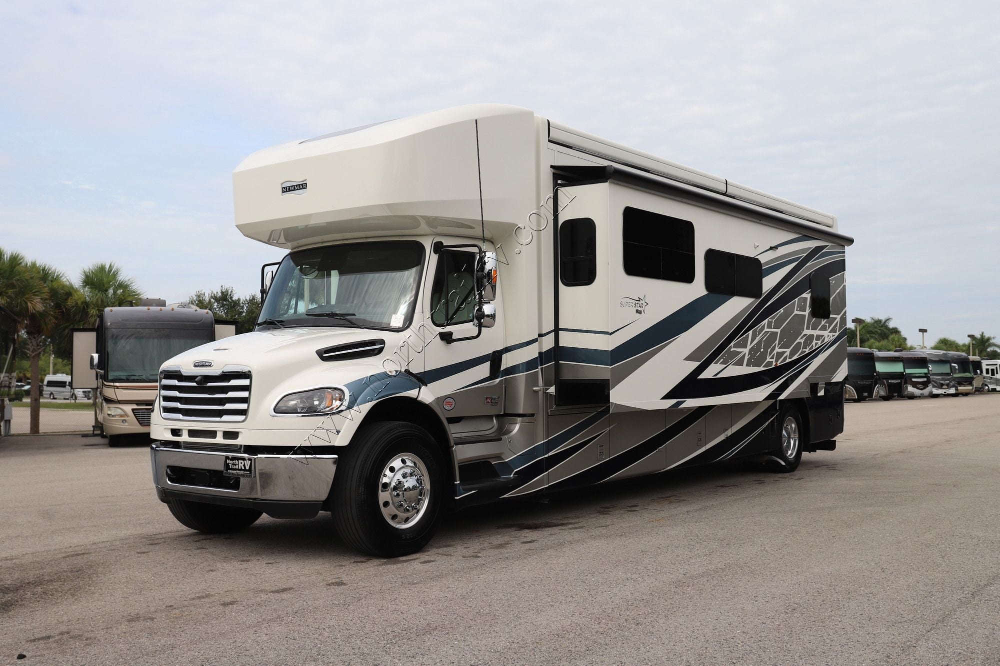 New 2027 Newmar Super Star 3731 Super C  For Sale