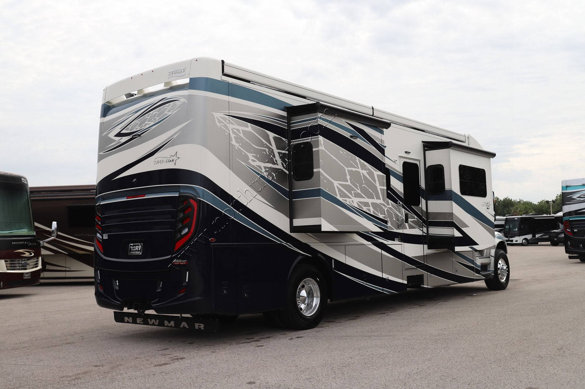 New 2027 Newmar Super Star 3731 Super C  For Sale