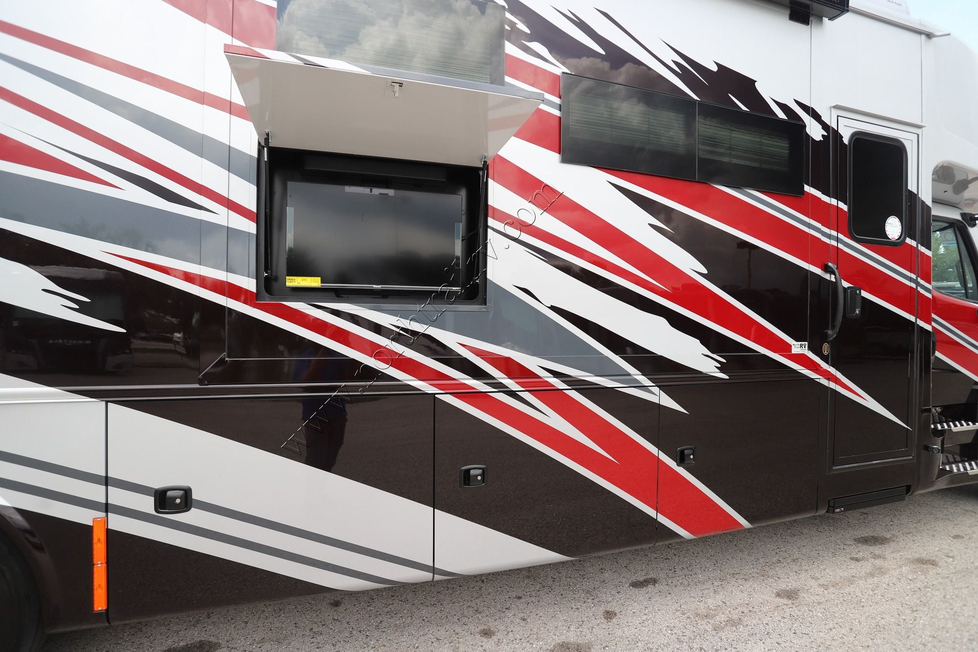 New 2027 Tiffin Motor Homes Allegro Bay 38AB Super C  For Sale