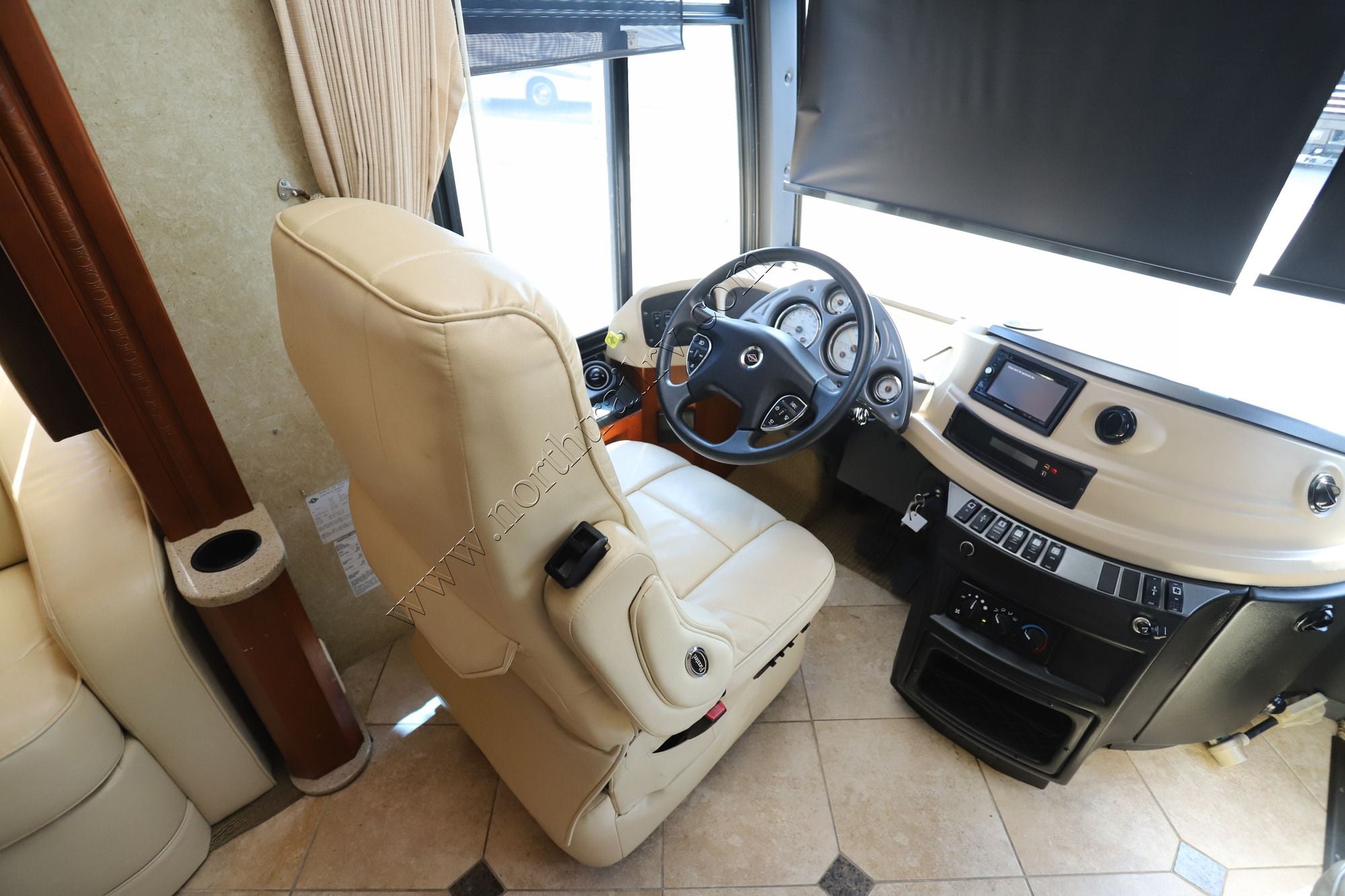 Used 2008 Fleetwood Revolution Le 40R Class A  For Sale