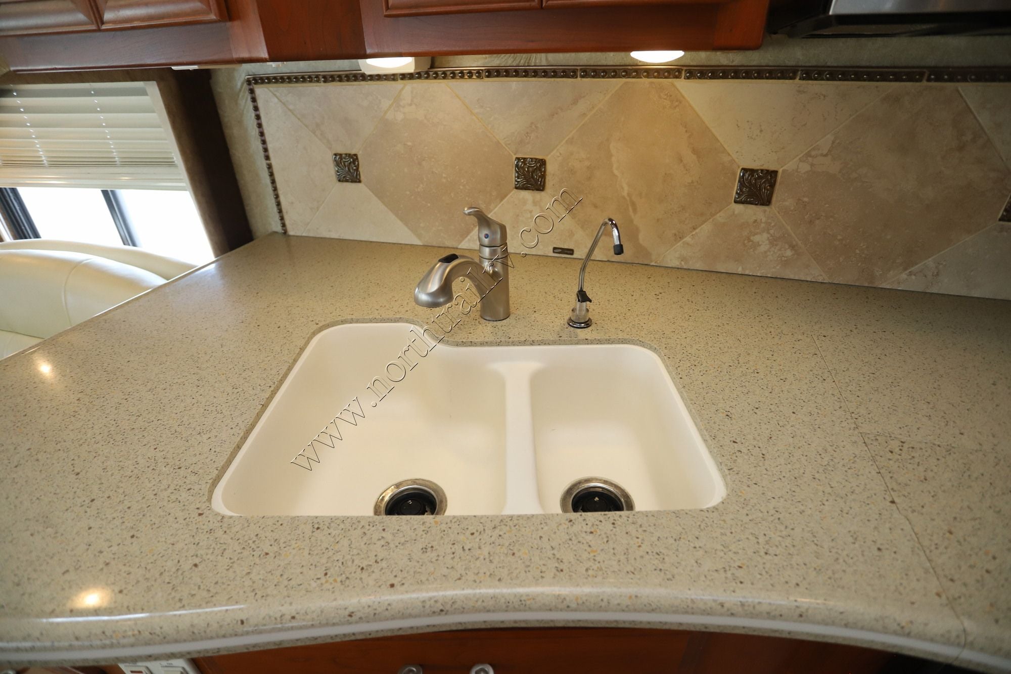 Used 2008 Fleetwood Revolution Le 40R Class A  For Sale