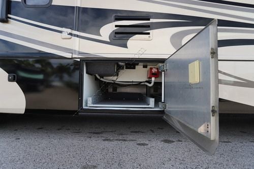 2008 Fleetwood Revolution Le 40R