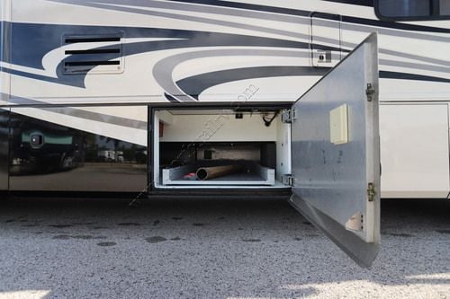 2008 Fleetwood Revolution Le 40R