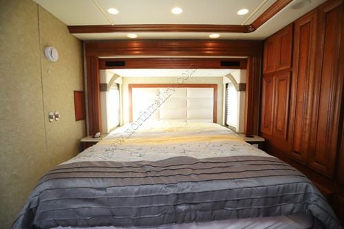 2008 Fleetwood Revolution Le 40R