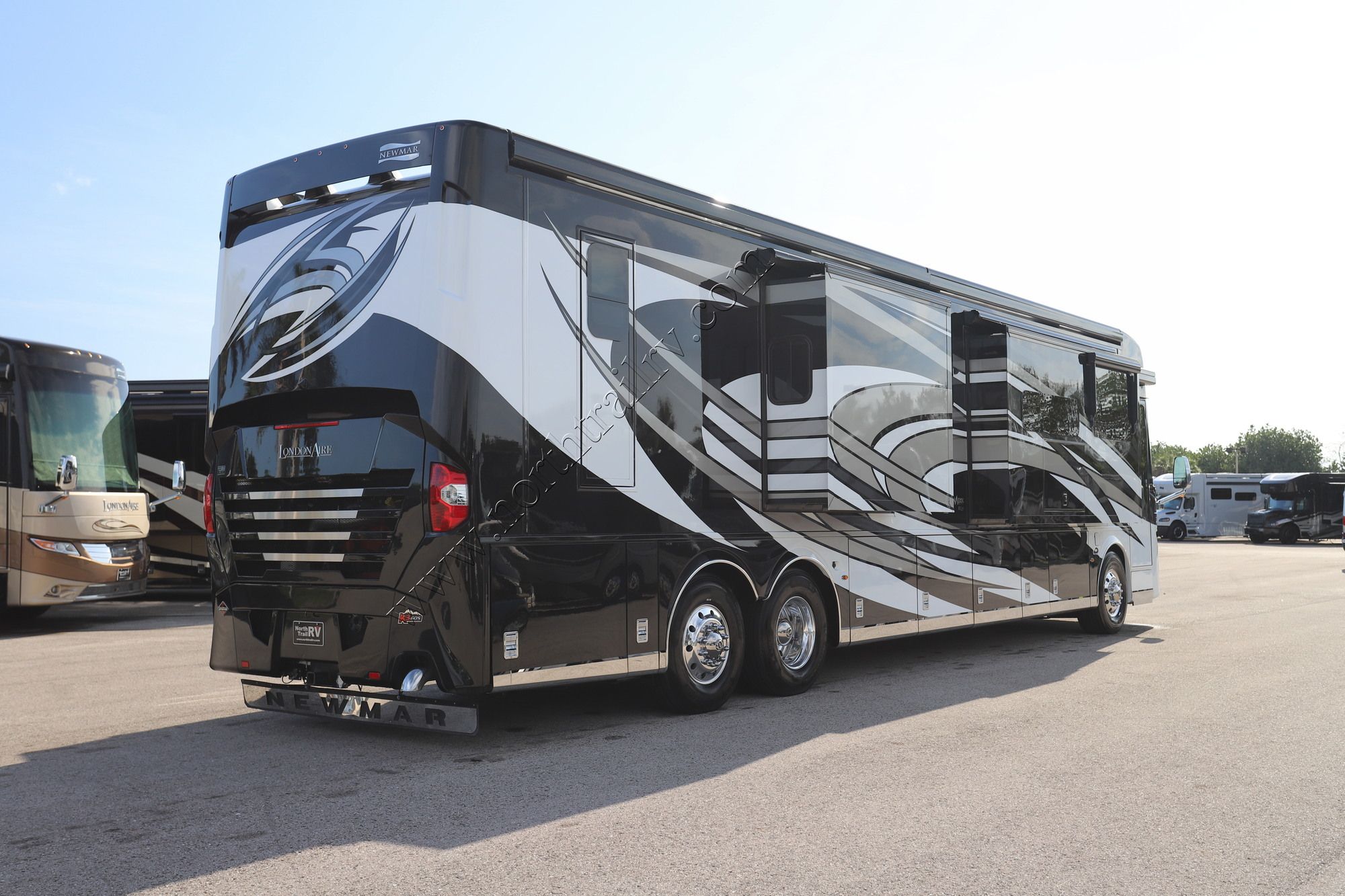 Used 2021 Newmar London Aire 4551 Class A  For Sale