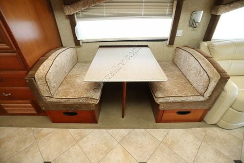 2008 Fleetwood Revolution Le 40R