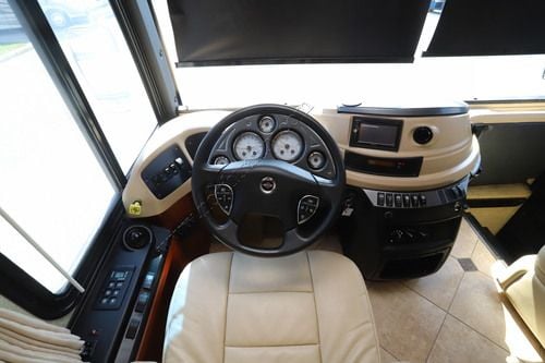 2008 Fleetwood Revolution Le 40R