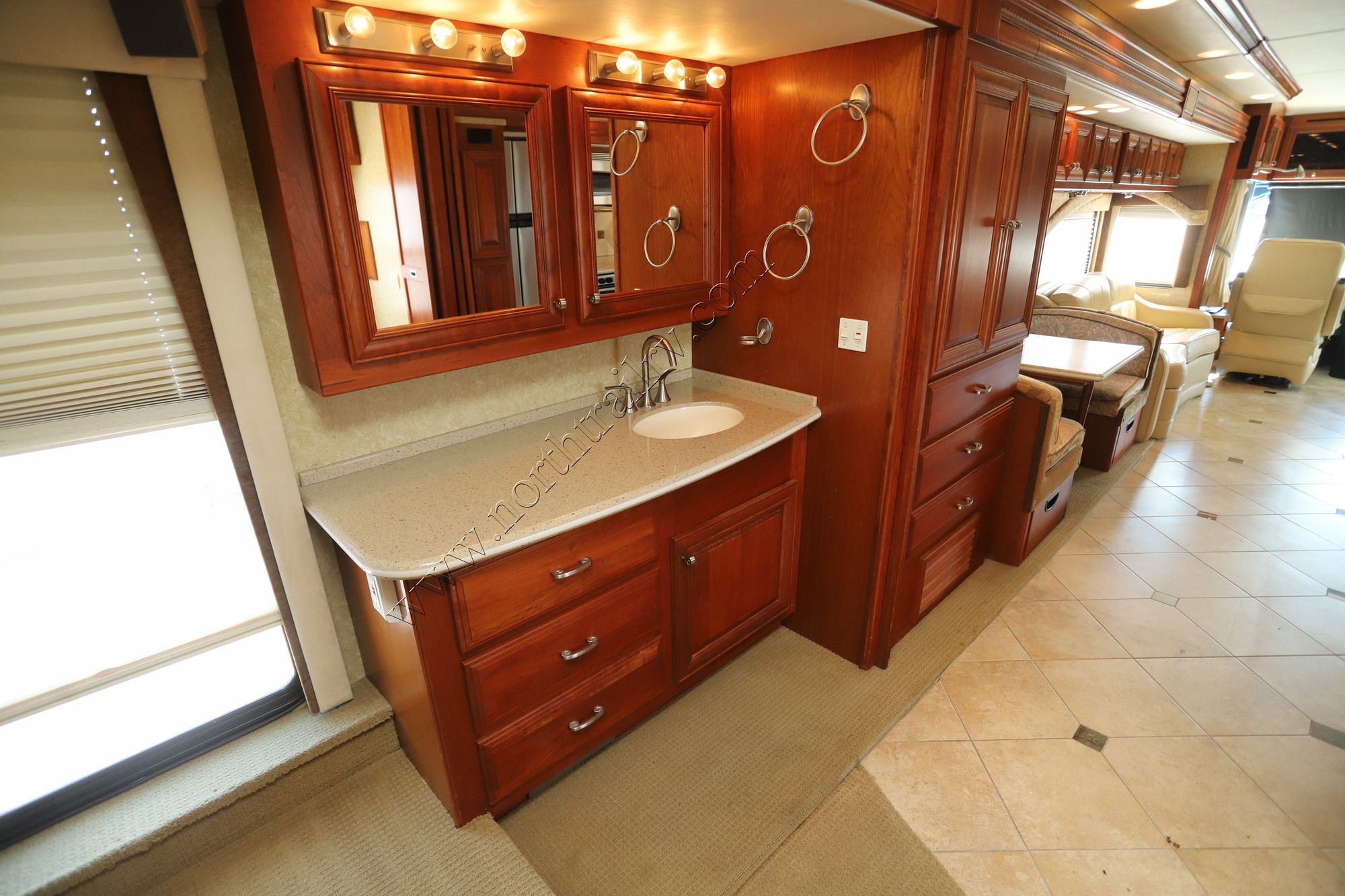 Used 2008 Fleetwood Revolution Le 40R Class A  For Sale