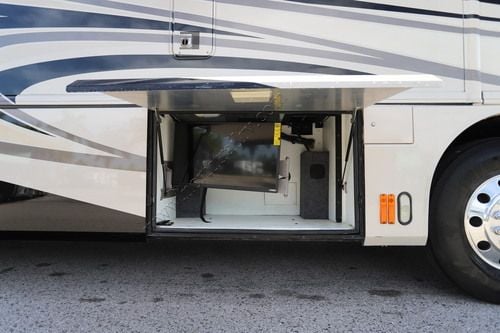 2008 Fleetwood Revolution Le 40R