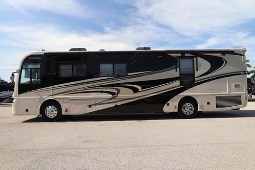 2008 Fleetwood Revolution Le 40R