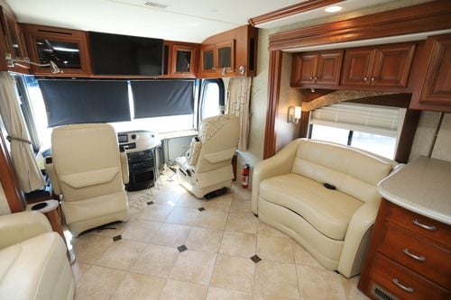 2008 Fleetwood Revolution Le 40R