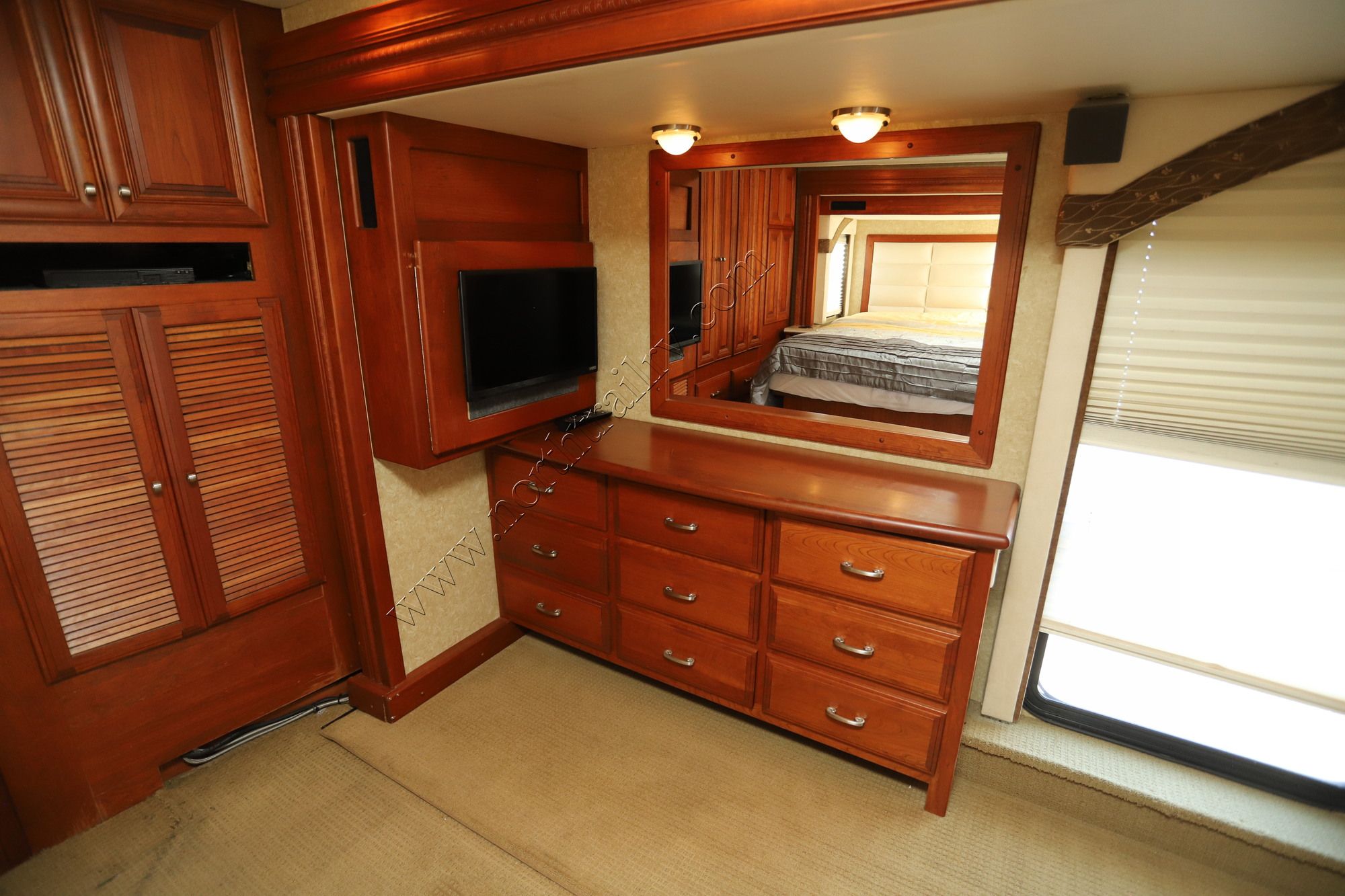 Used 2008 Fleetwood Revolution Le 40R Class A  For Sale