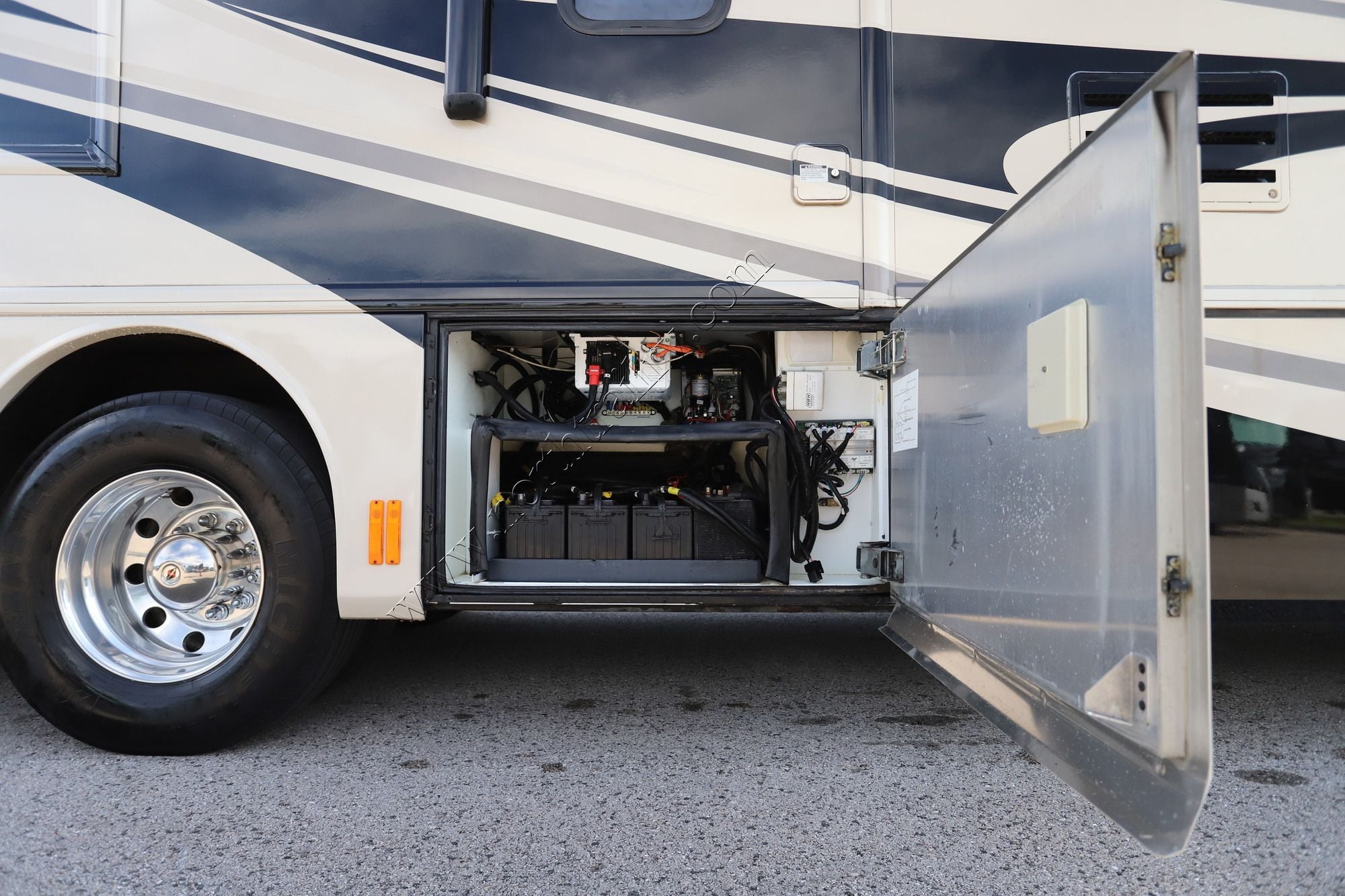Used 2008 Fleetwood Revolution Le 40R Class A  For Sale