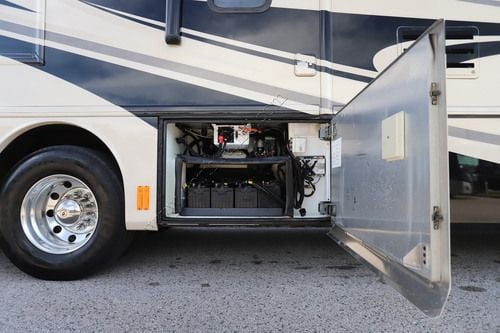 2008 Fleetwood Revolution Le 40R