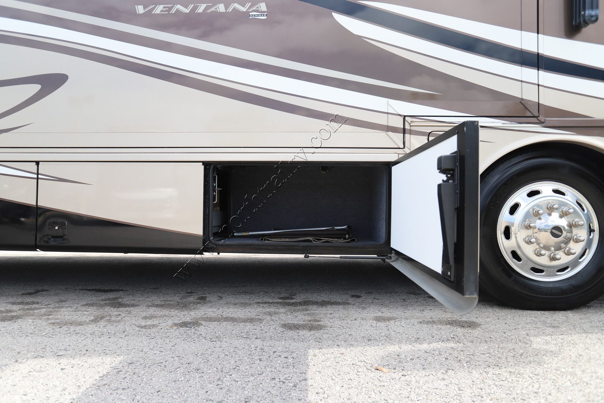 Used 2014 Newmar Ventana 4039 Class A  For Sale