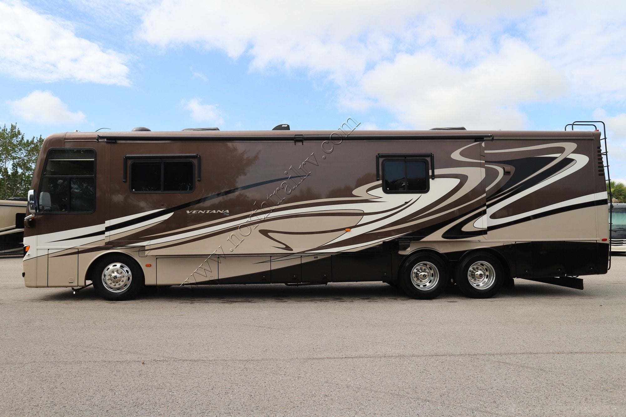 Used 2014 Newmar Ventana 4039 Class A  For Sale