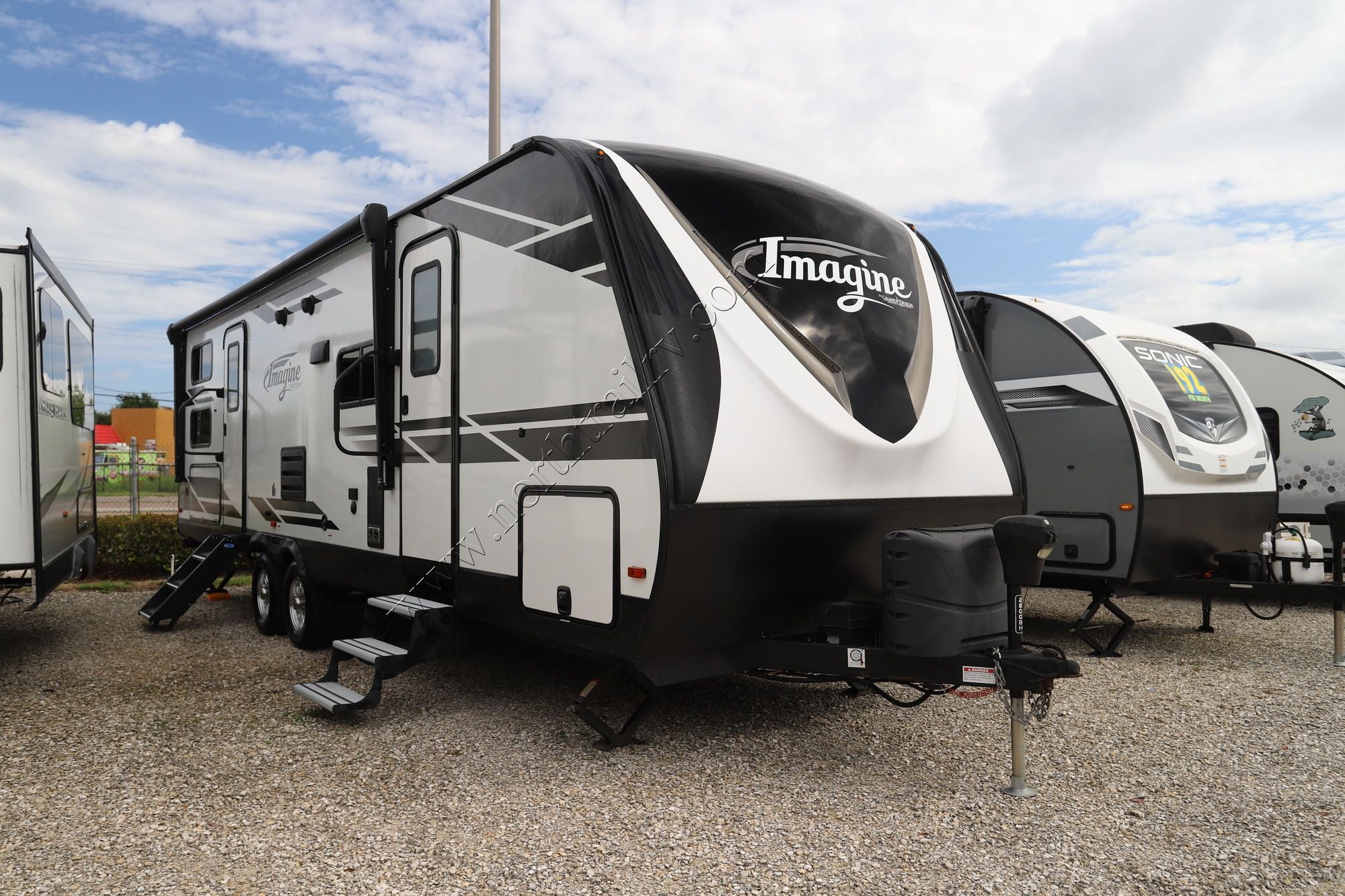 Used 2021 Grand Design Imagine 2800BH Travel Trailer  For Sale
