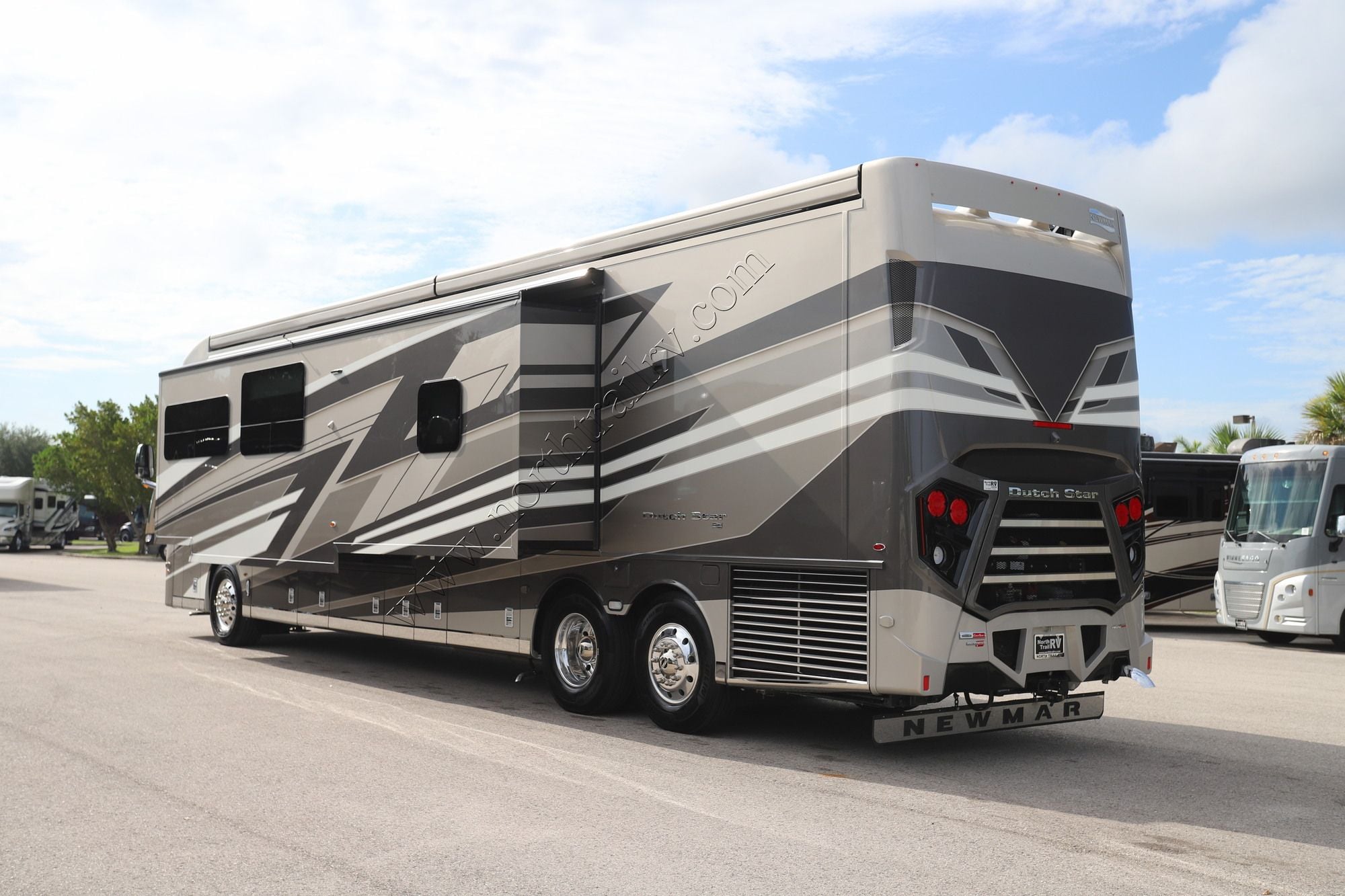 New 2027 Newmar Dutch Star 4369 Class A  For Sale