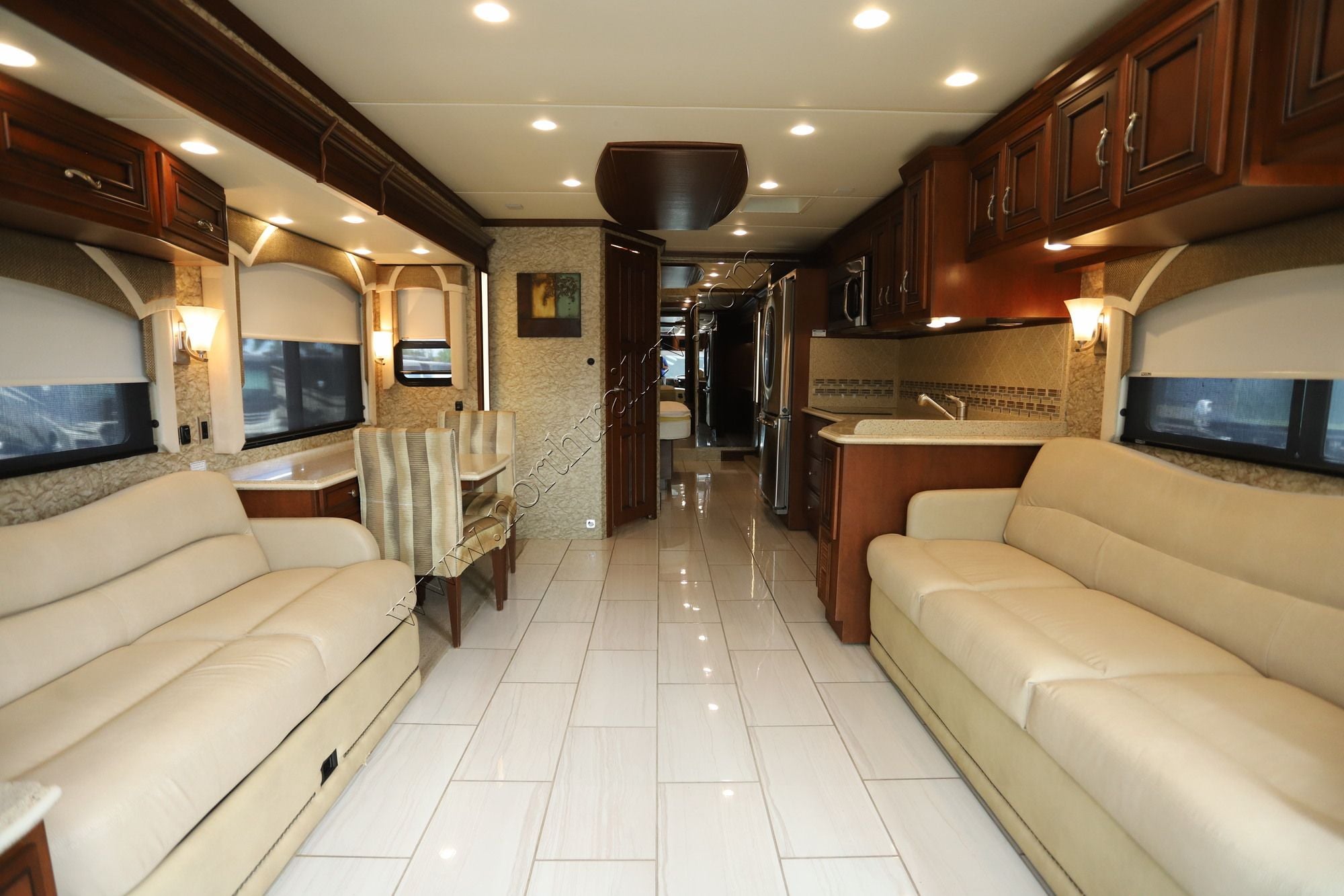 Used 2014 Newmar Ventana 4039 Class A  For Sale