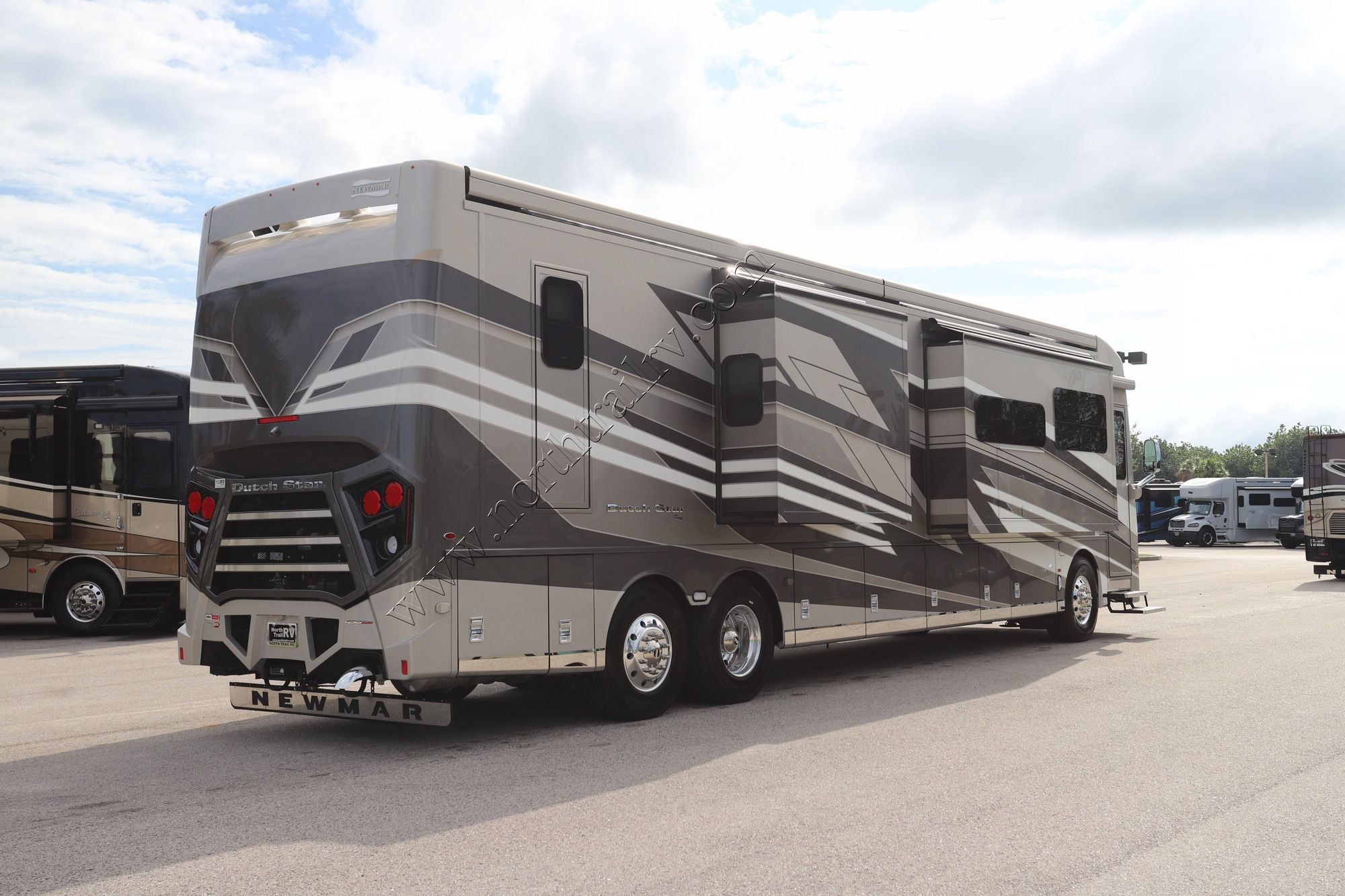 New 2027 Newmar Dutch Star 4369 Class A  For Sale