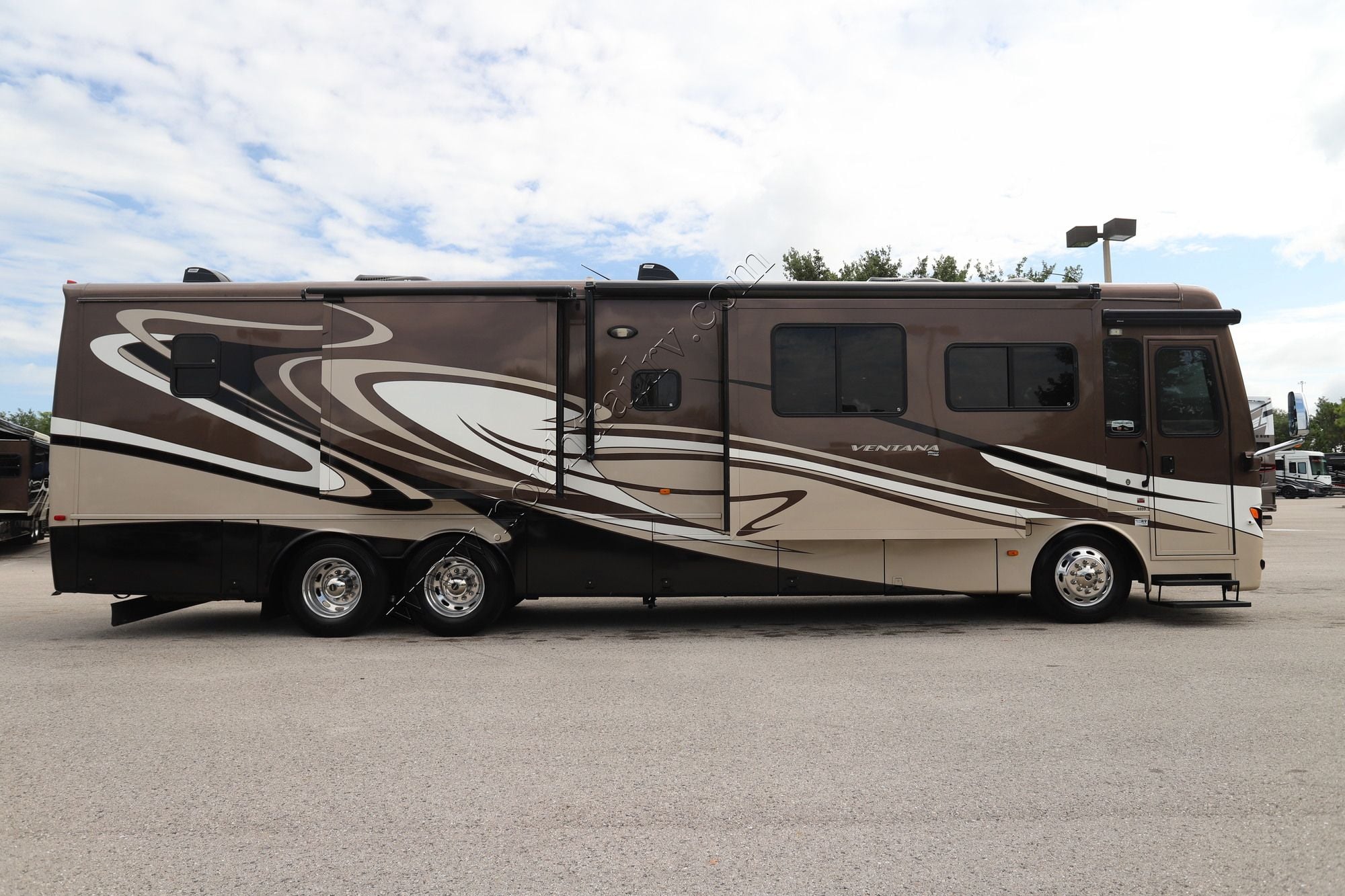 Used 2014 Newmar Ventana 4039 Class A  For Sale