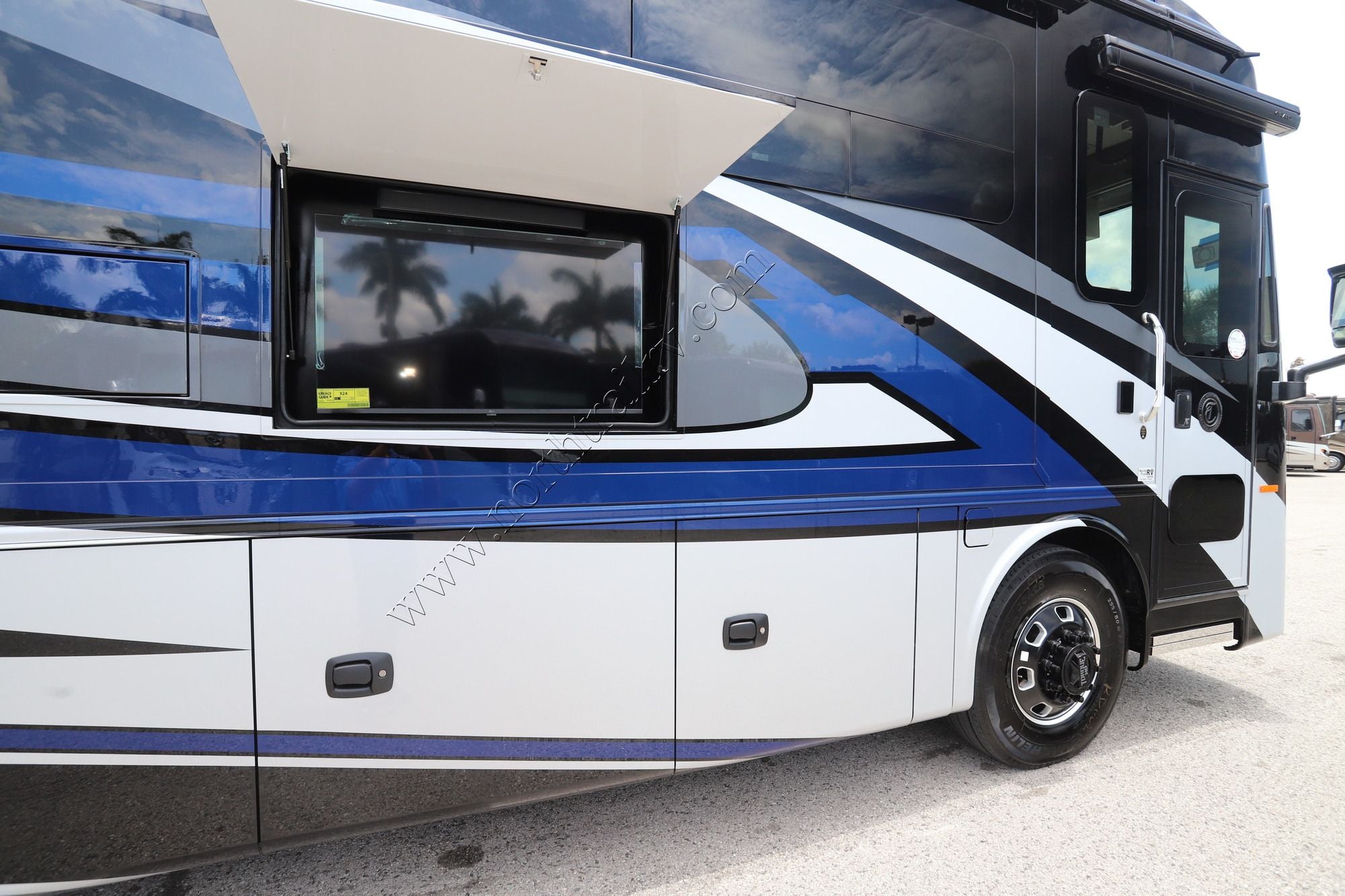 New 2026 Tiffin Motor Homes Phaeton 35CH Class A  For Sale