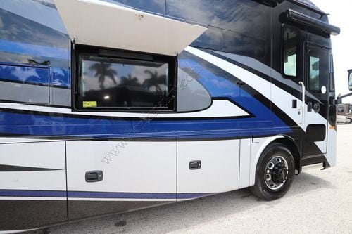 2026 Tiffin Motor Homes Phaeton 35CH