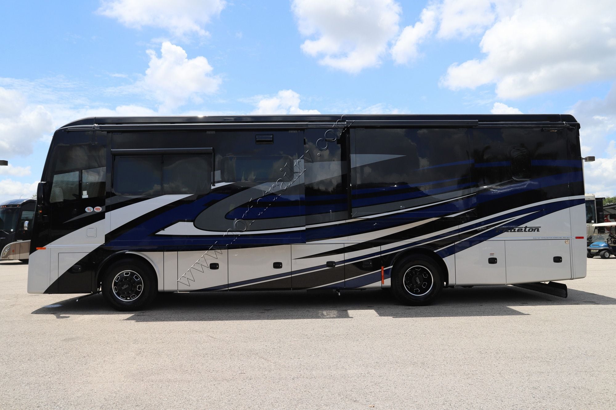 New 2026 Tiffin Motor Homes Phaeton 35CH Class A  For Sale