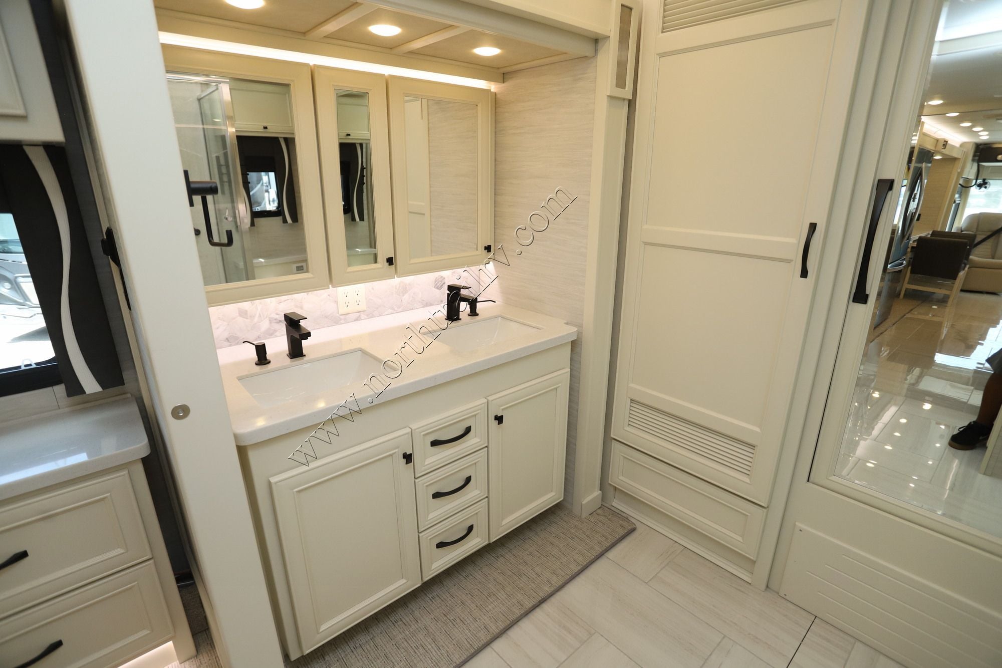 New 2026 Tiffin Motor Homes Phaeton 35CH Class A  For Sale