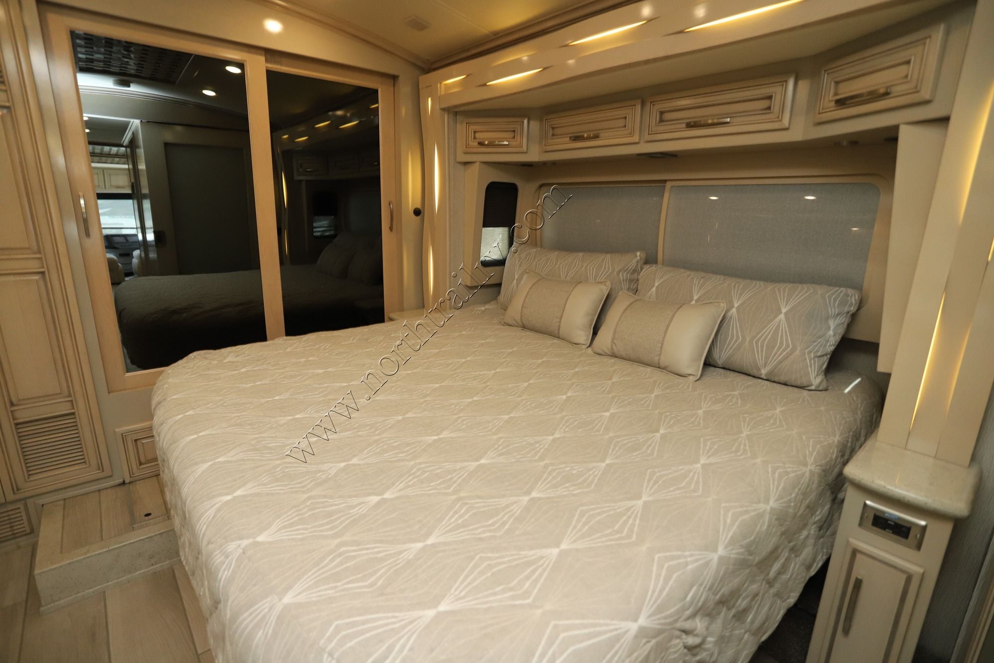 Used 2021 Newmar New Aire 3543 Class A  For Sale