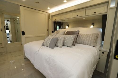 2026 Tiffin Motor Homes Phaeton 35CH