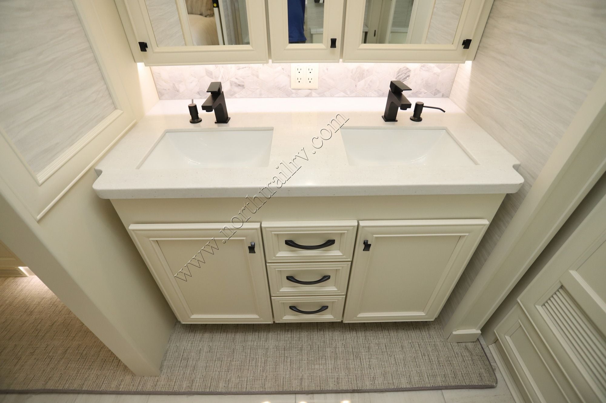 New 2026 Tiffin Motor Homes Phaeton 35CH Class A  For Sale