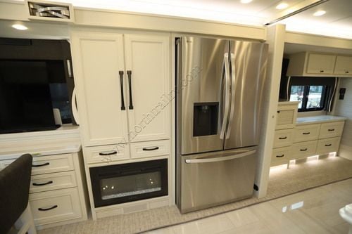 2026 Tiffin Motor Homes Phaeton 35CH
