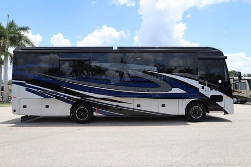 2026 Tiffin Motor Homes Phaeton 35CH