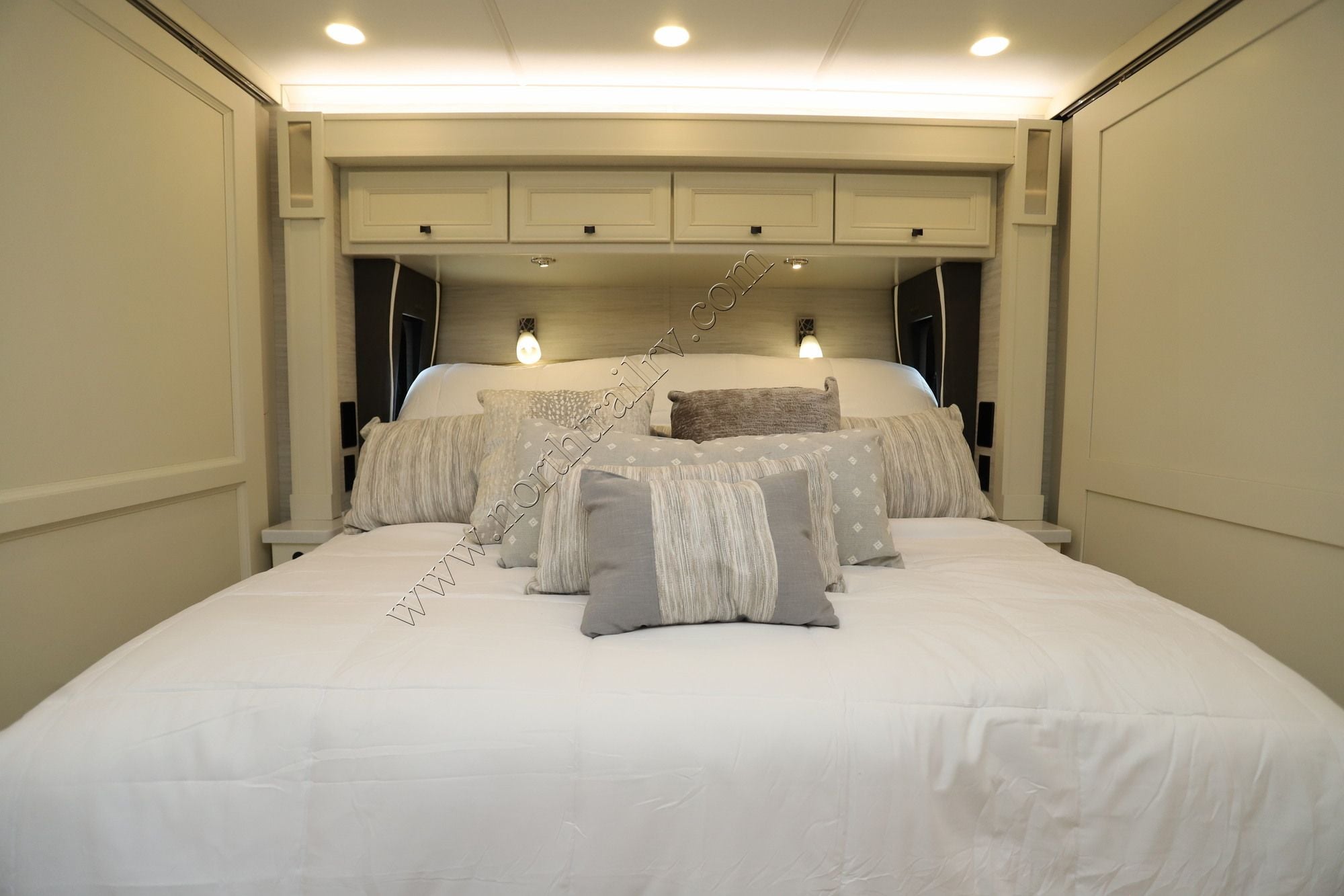New 2026 Tiffin Motor Homes Phaeton 35CH Class A  For Sale