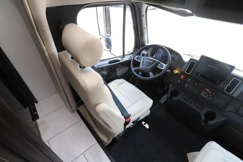 2027 Jayco Seneca Prestige 37M