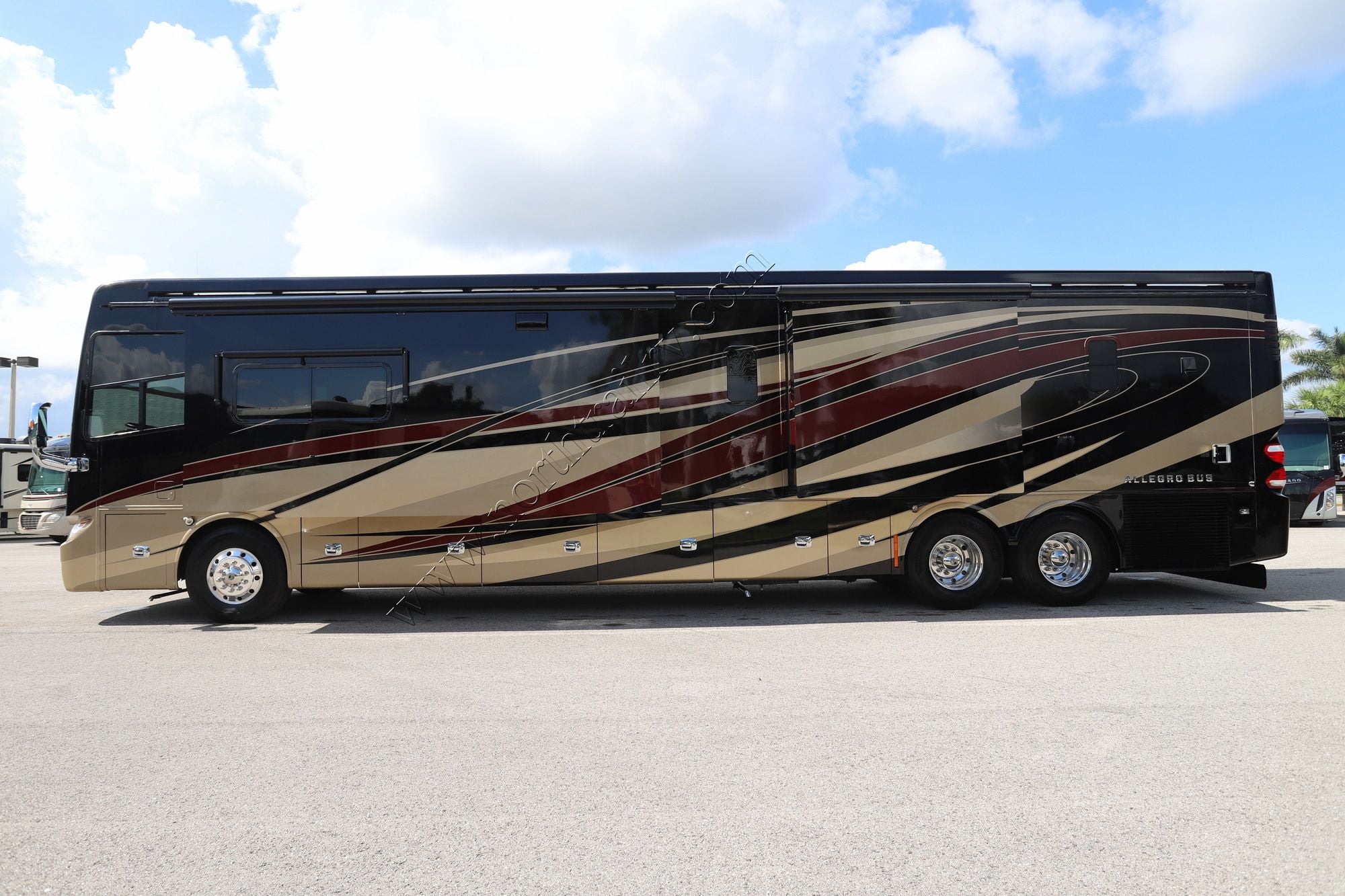 Used 2017 Tiffin Motor Homes Allegro Bus 45OPP Class A  For Sale