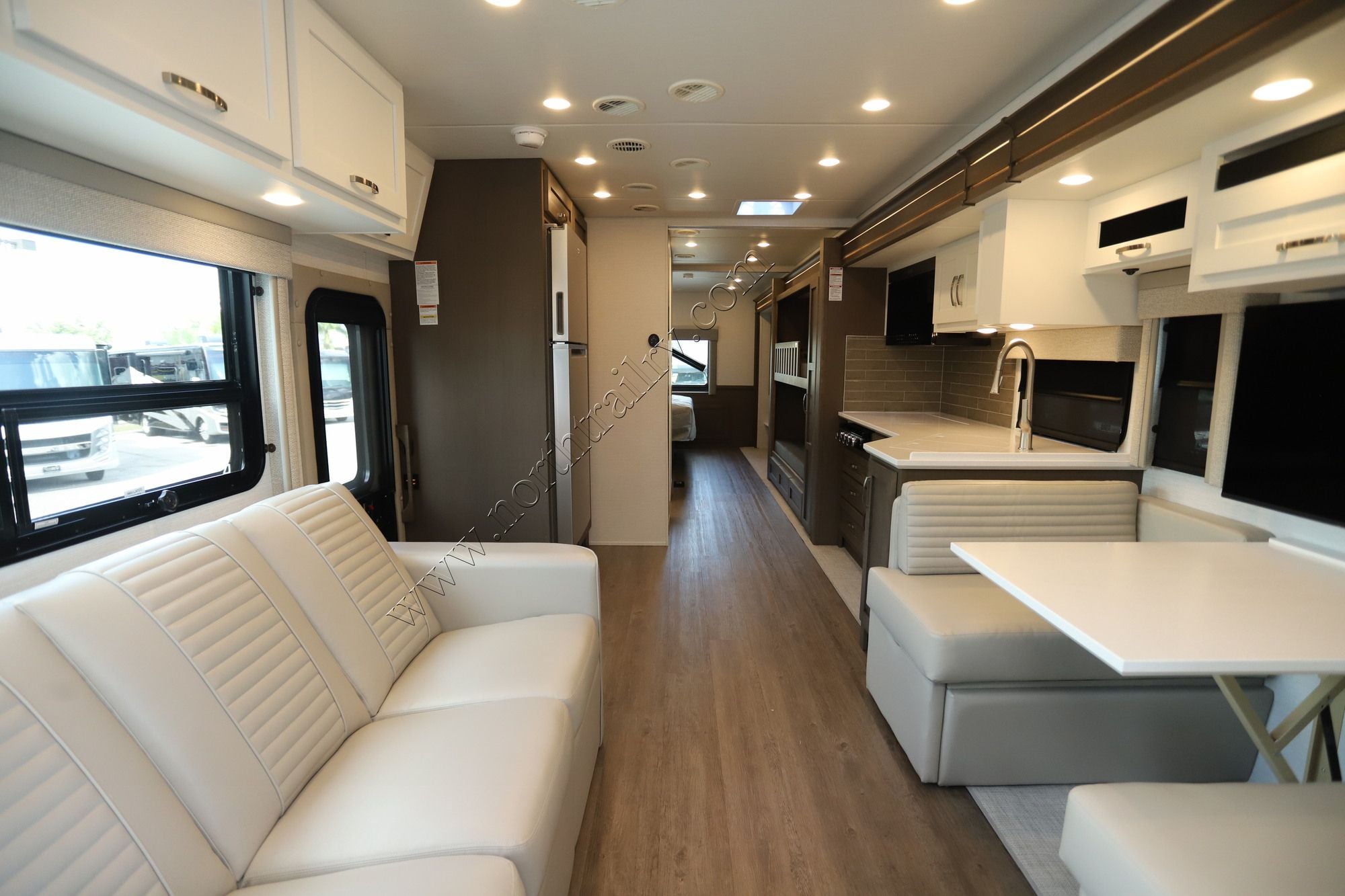 New 2027 Newmar Bay Star 3640 Class A  For Sale