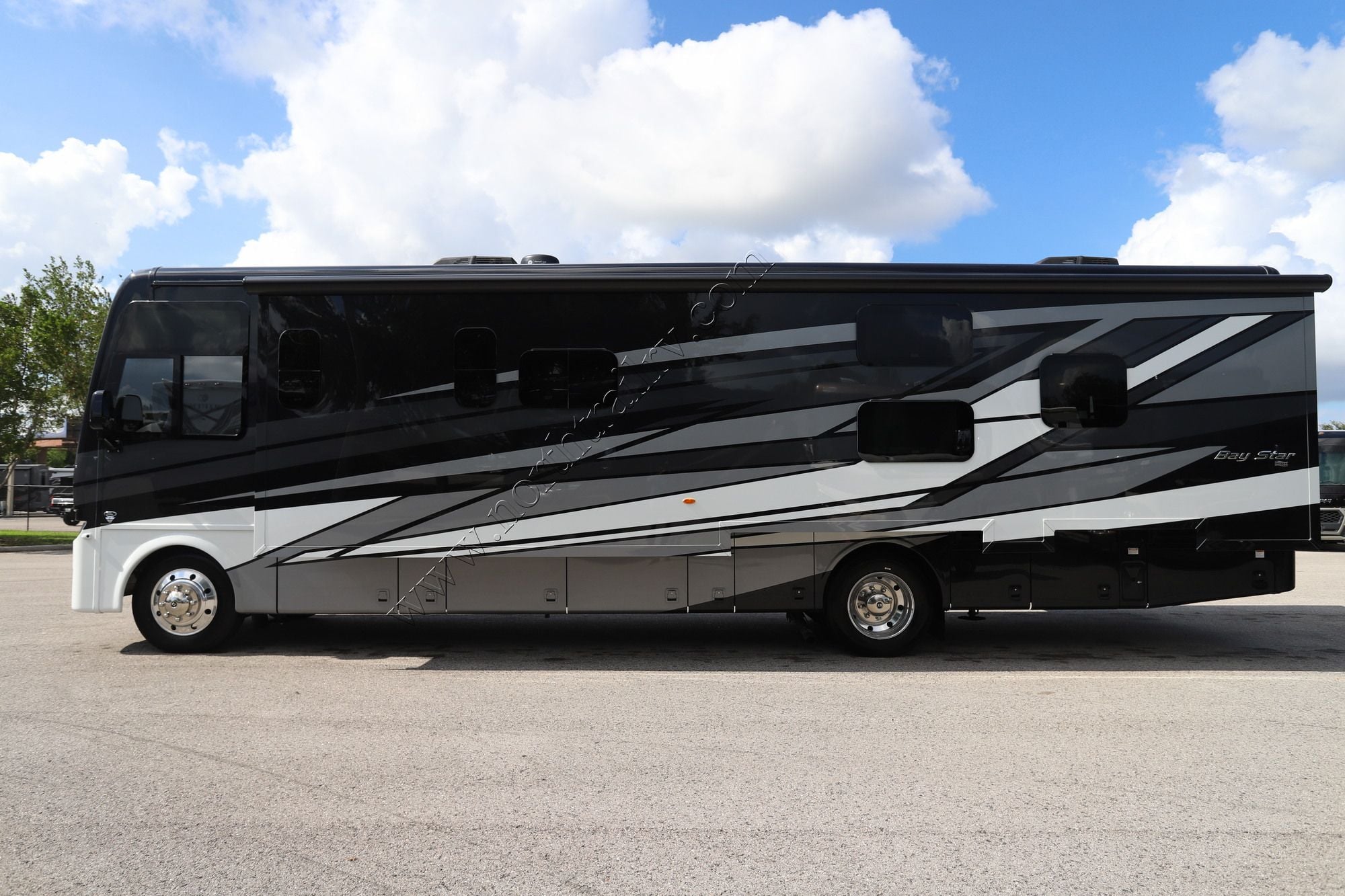 New 2027 Newmar Bay Star 3640 Class A  For Sale