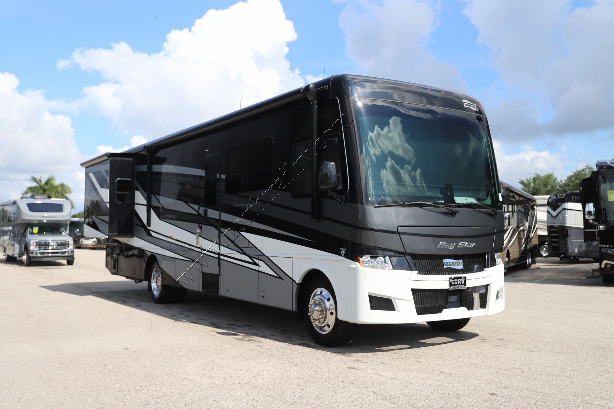 New 2027 Newmar Bay Star 3640 Class A  For Sale