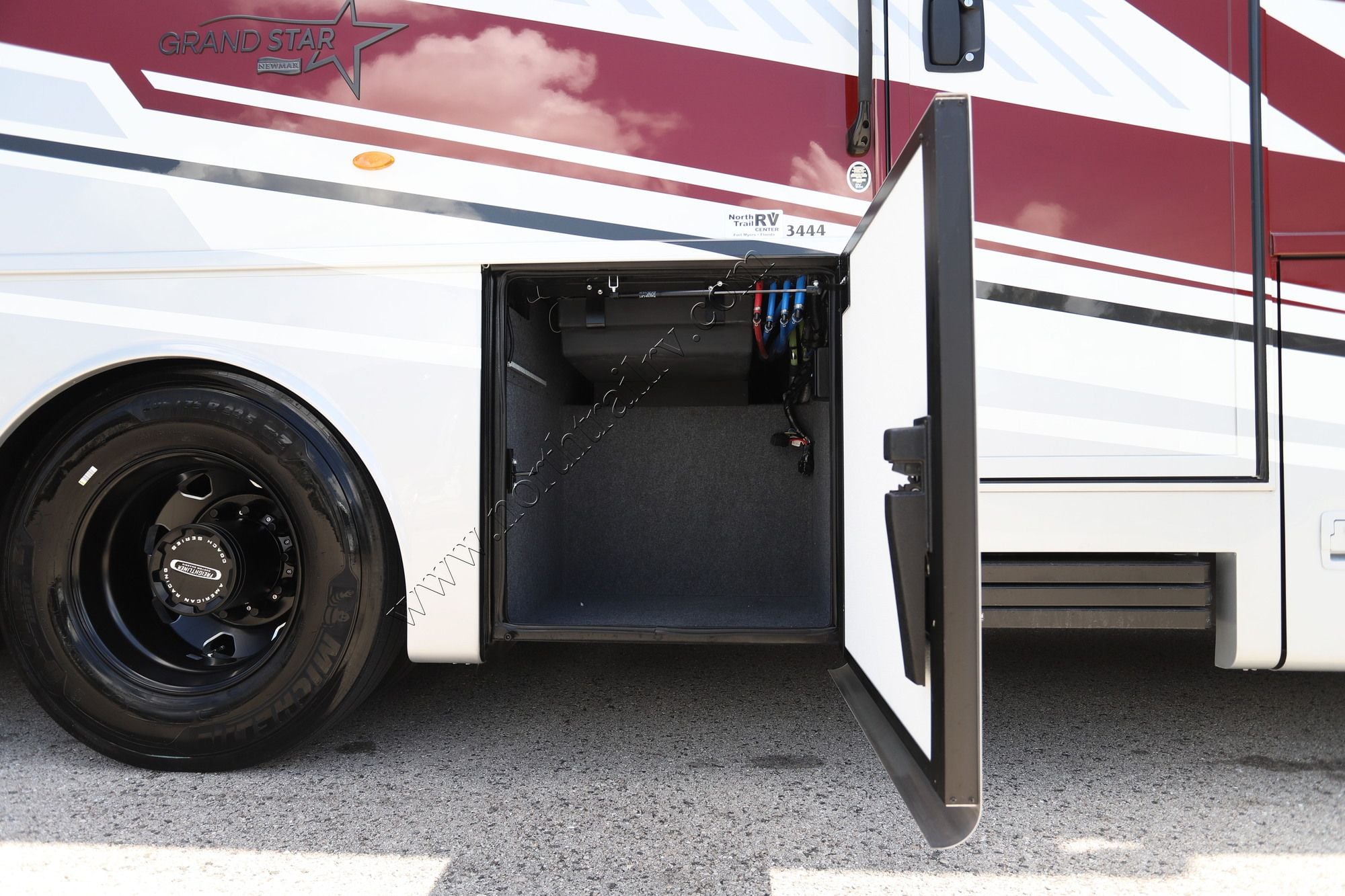 New 2027 Newmar Grand Star 3444 Super C  For Sale