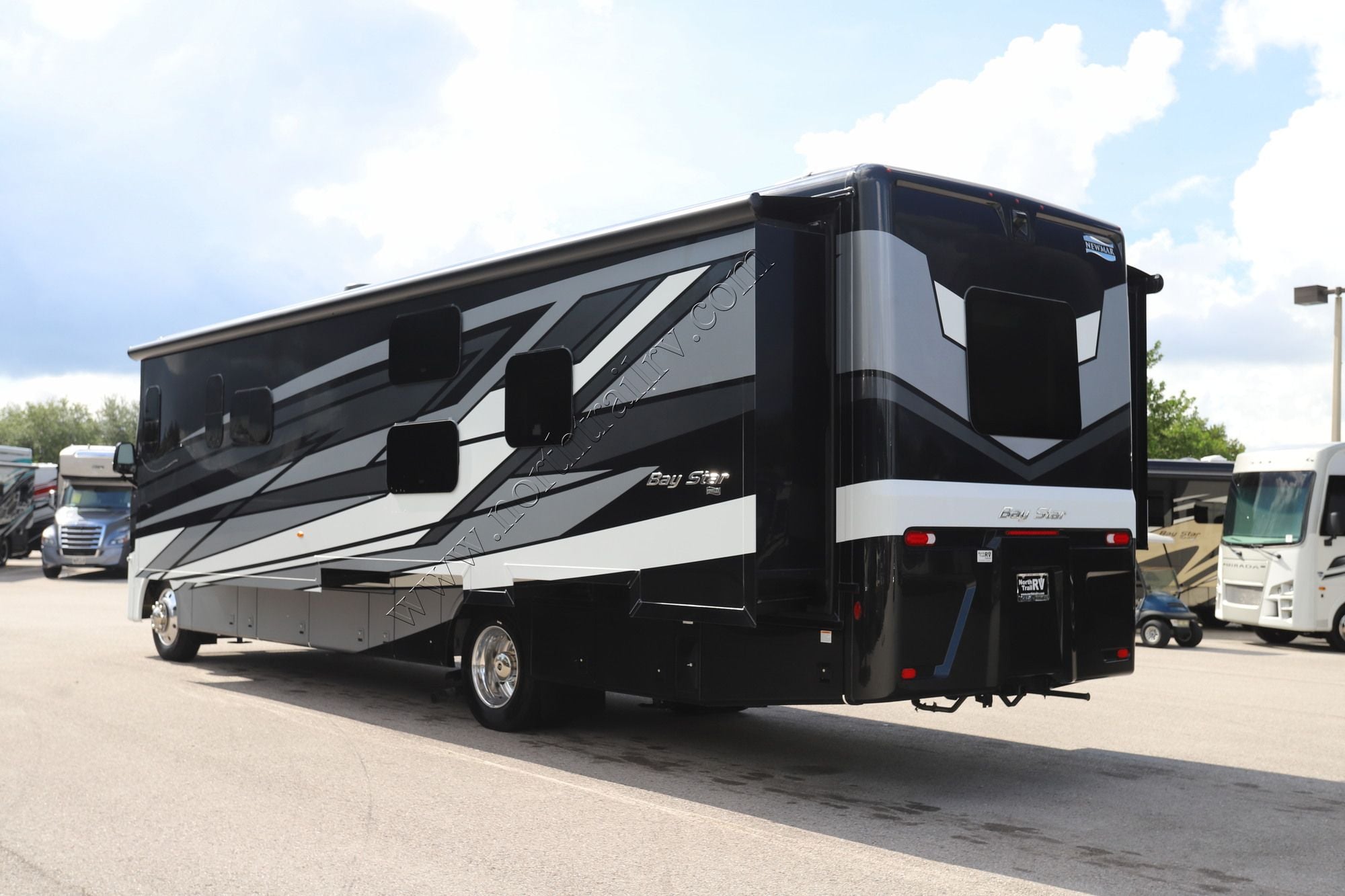 New 2027 Newmar Bay Star 3640 Class A  For Sale