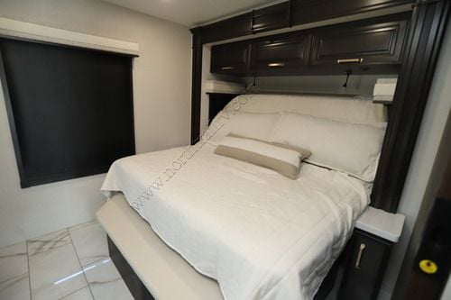 2027 Jayco Seneca Prestige 37M